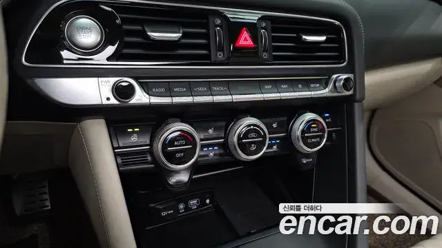 Genesis G70 2018 — ფოტო 26/32
