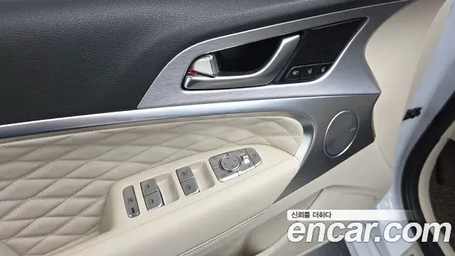 Genesis G70 2018 — ფოტო 24/32