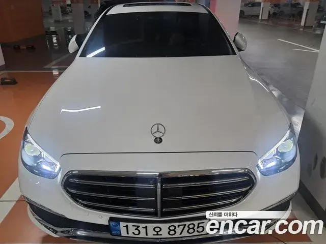 Mercedes-Benz E-Class 2022 — Фото 1/20