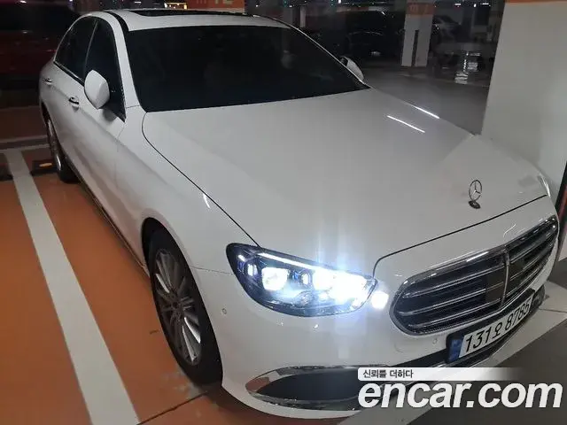 Mercedes-Benz E-Class 2022 — Фото 3/20