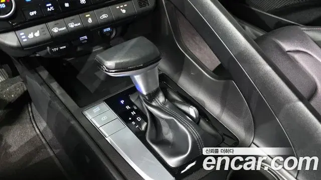Hyundai Avante 2021 — Photo 9/20