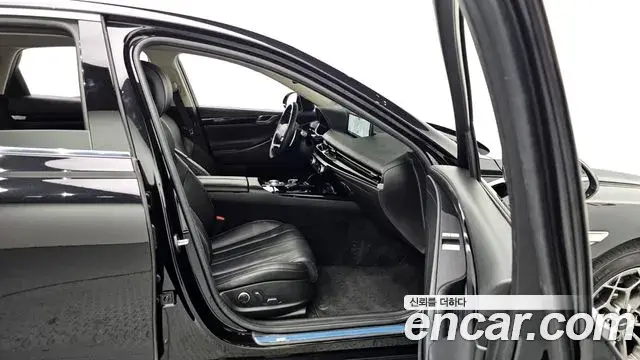 Genesis Electrified G80 2023 — Photo 20/20