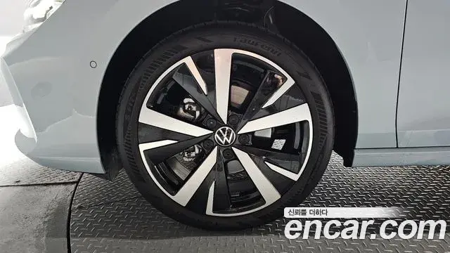Volkswagen Golf 2026 — ფოტო 16/38