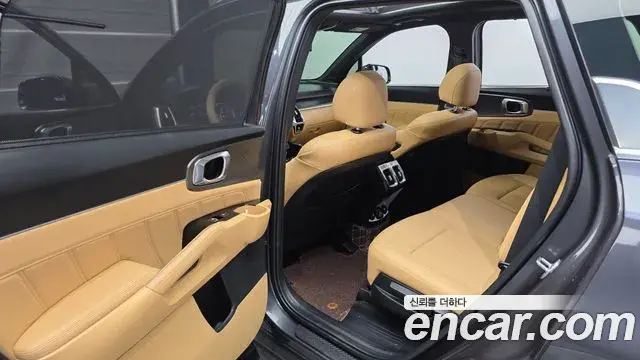 Kia Sorento 2022 — Фото 11/20