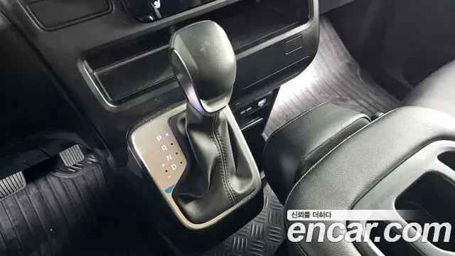 Hyundai Staria 2025 — Фото 9/20