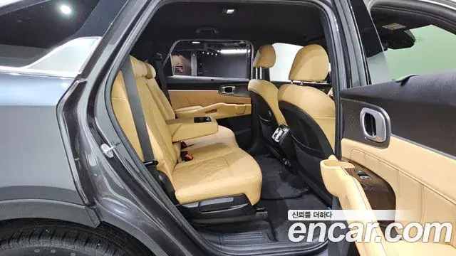 Kia Sorento 2022 — Фото 12/20