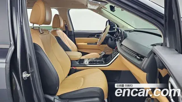 Kia Carnival 2021 — Фото 11/20