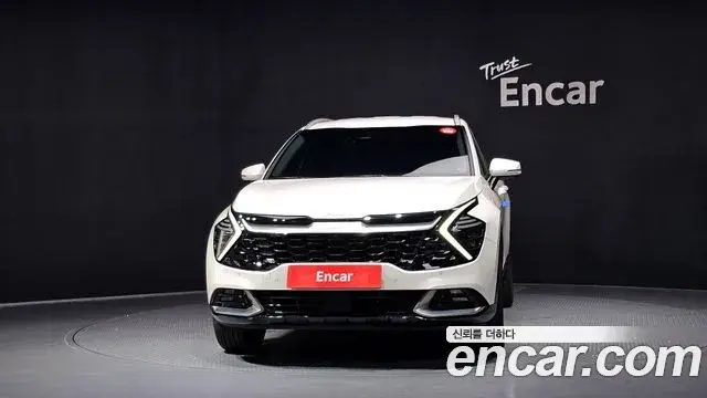 Kia Sportage 2023 — Фото 2/20