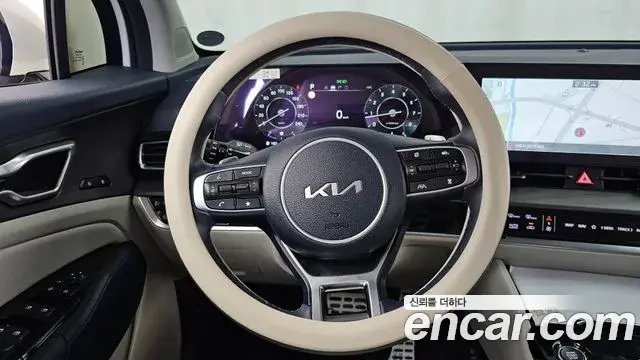 Kia Sportage 2023 — Фото 13/20