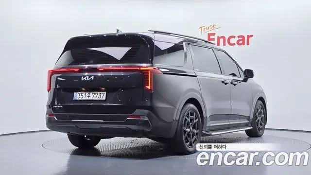 Kia Carnival 2023 — Photo 2/20