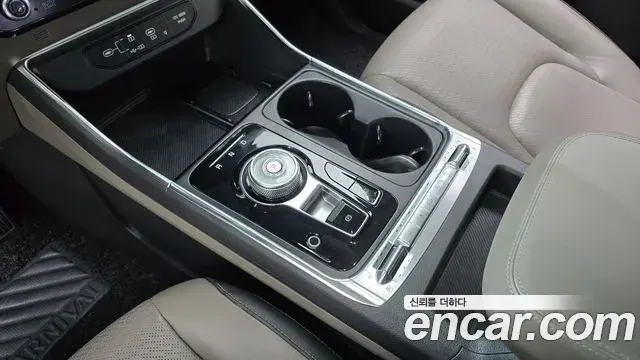 Kia Carnival 2023 — Photo 9/20