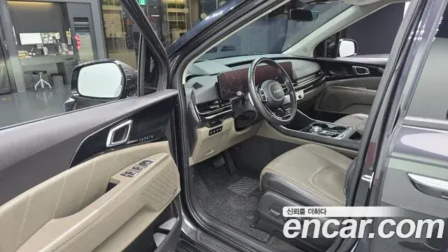 Kia Carnival 2023 — Photo 10/20