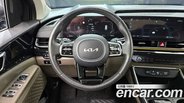 Kia Carnival 2023 — Photo 13/20