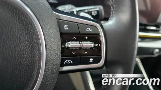 Kia Carnival 2023 — Photo 17/20