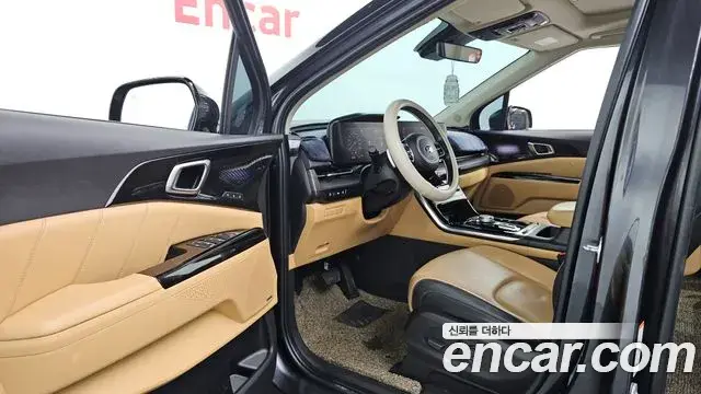 Kia Carnival 2021 — Фото 10/20