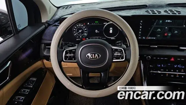 Kia Carnival 2021 — Фото 13/20