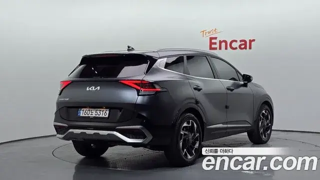 Kia Sportage 2021 — Фото 2/20