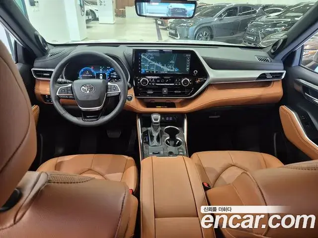 Toyota Highlander 2025 — Photo 18/20