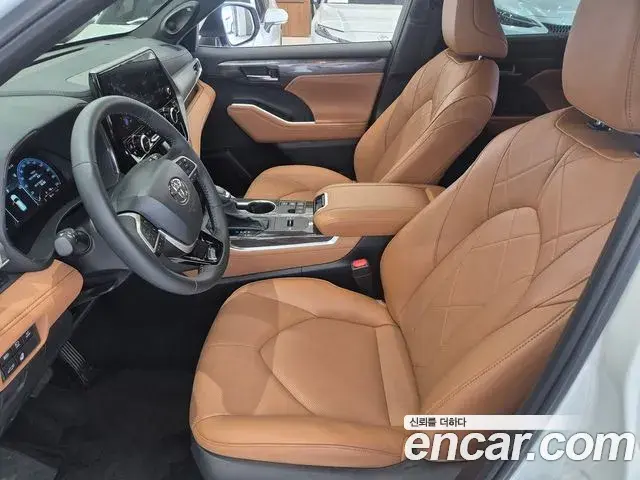 Toyota Highlander 2025 — Photo 13/20