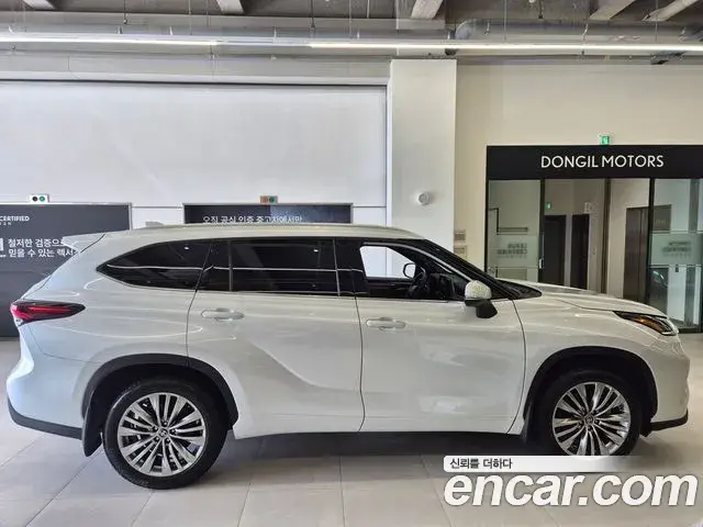 Toyota Highlander 2025 — Photo 9/20