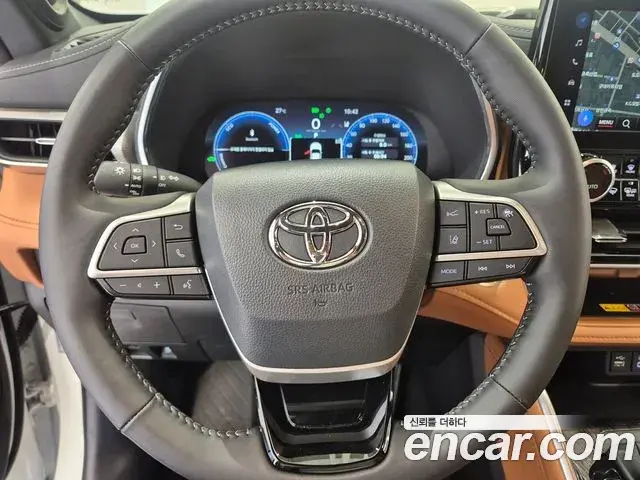 Toyota Highlander 2025 — Photo 16/20