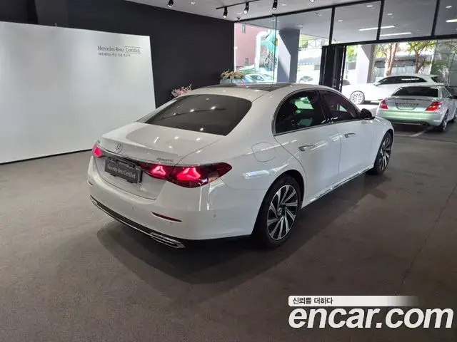 Mercedes-Benz E-Class 2026 — Photo 1/20