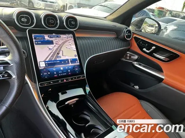 Mercedes-Benz GLC-Class 2024 — Photo 12/20