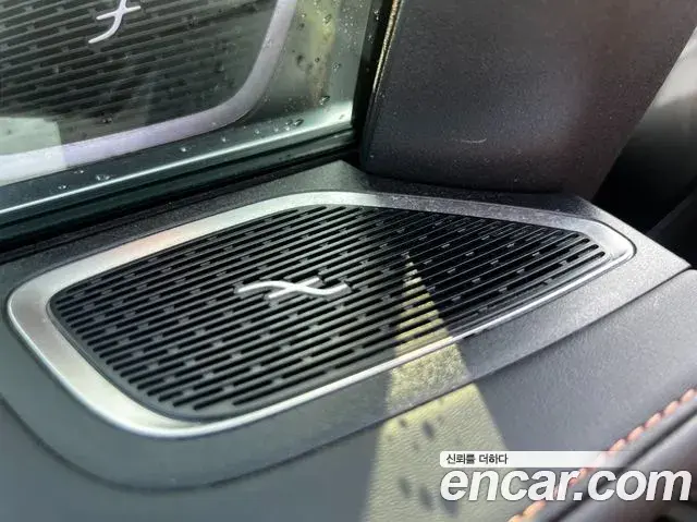 Mercedes-Benz GLC-Class 2024 — Photo 16/20