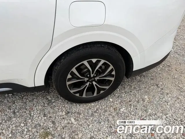 Kia Carnival 2021 — Photo 4/20