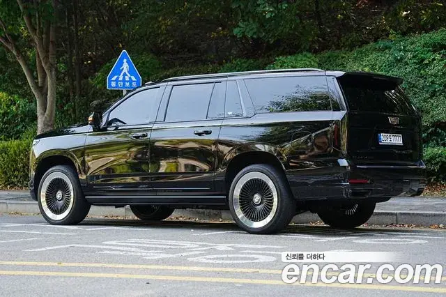 Cadillac Escalade 2025 — Фото 2/20