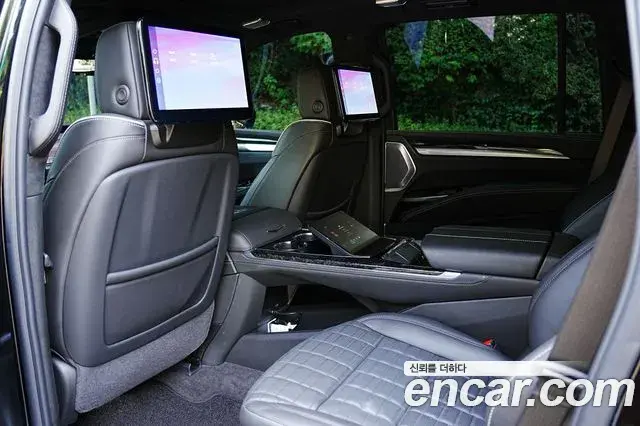 Cadillac Escalade 2025 — Фото 15/20