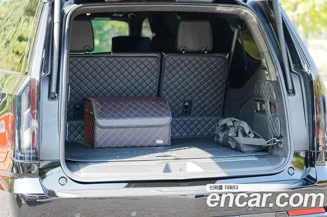 Cadillac Escalade 2025 — Фото 17/20
