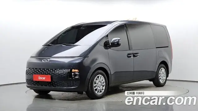 Hyundai Staria 2023 — Photo 16/20