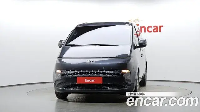 Hyundai Staria 2023 — Photo 2/20