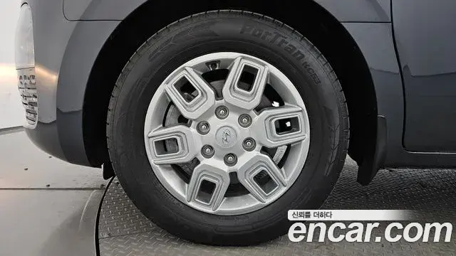 Hyundai Staria 2023 — Photo 4/20