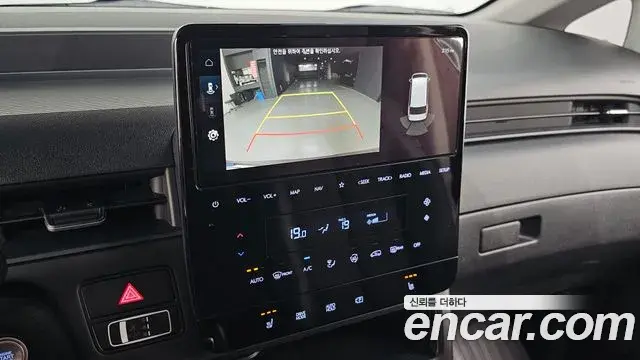 Hyundai Staria 2023 — Photo 14/20