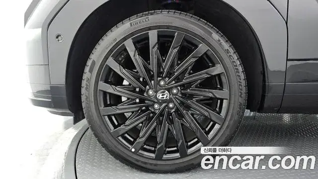 Hyundai Santa Fe 2025 — Photo 4/20