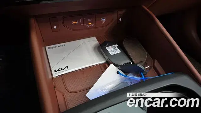 Kia K8 2025 — Şəkil 24/32