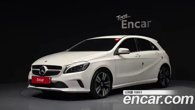 Mercedes-Benz A-Class 2018 — ფოტო 1/20