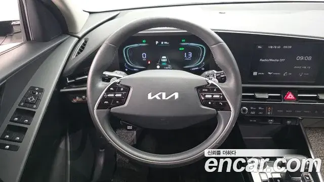 Kia Niro 2022 — Фото 13/20