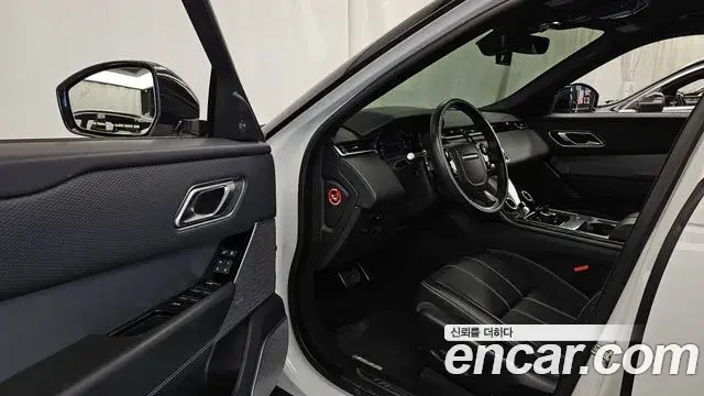 Land Rover Range Rover Velar 2019 — Photo 2/33