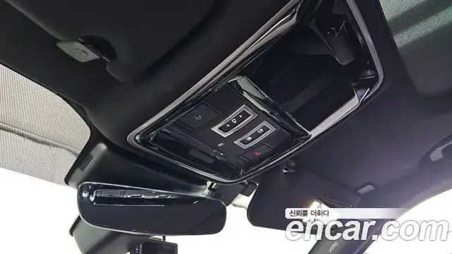 Land Rover Range Rover Velar 2019 — Photo 21/33