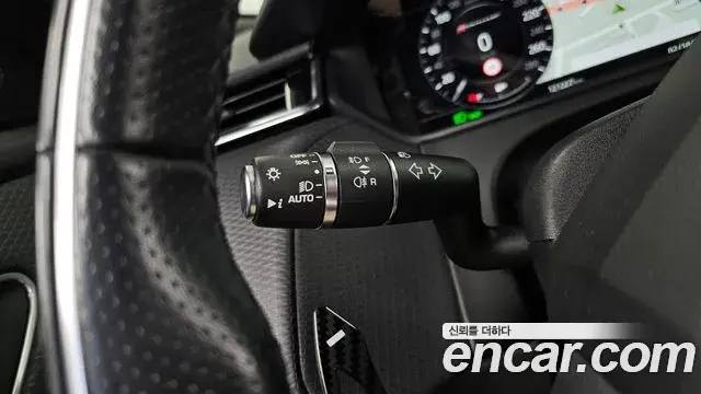 Land Rover Range Rover Velar 2019 — Photo 5/33
