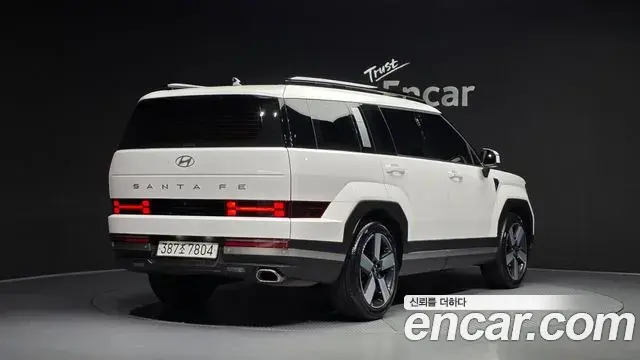 Hyundai Santa Fe 2023 — Photo 2/20