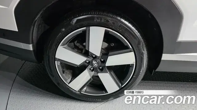 Hyundai Santa Fe 2023 — Photo 5/20