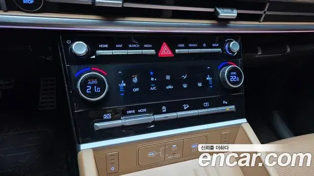 Hyundai Santa Fe 2023 — Photo 17/20