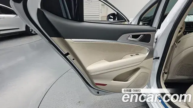 Genesis G70 2022 — Şəkil 28/30