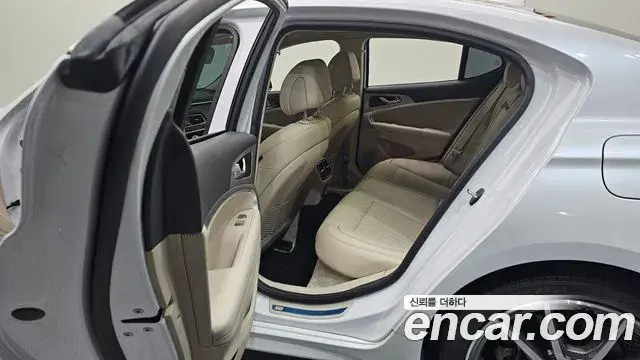 Genesis G70 2022 — Şəkil 29/30