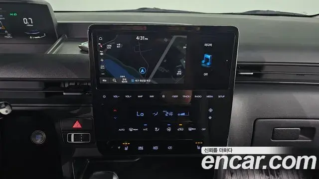 Hyundai Staria 2022 — Şəkil 17/20