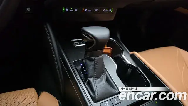 Lexus ES300h 2025 — Photo 9/20